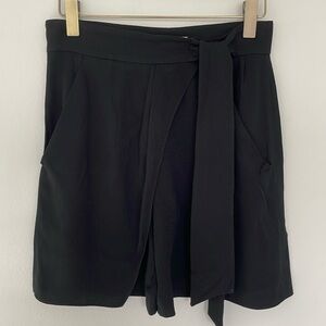 CHLOE black tie front crepe bermuda - faux wrap, zipper lateral